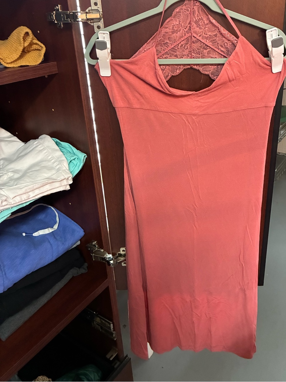 Women’s Victoria Secret Brand Coral Lace Back Tank Gown Size Medium